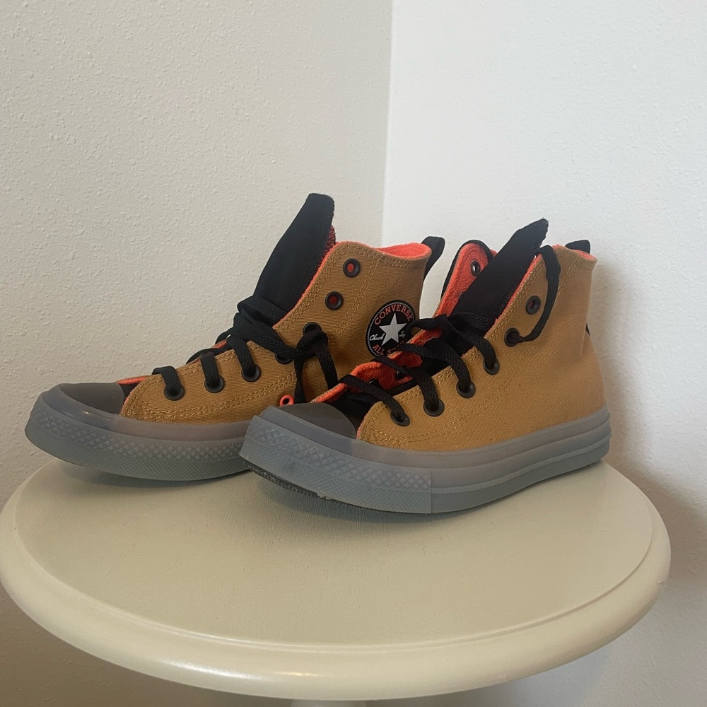 Converse boots size 7.5